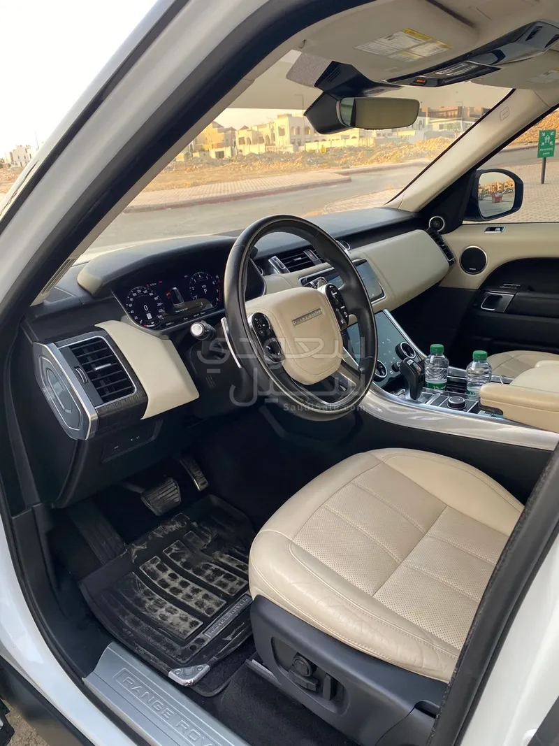 2021 لاند روفر رينج روفر سبورت اتش اس اي