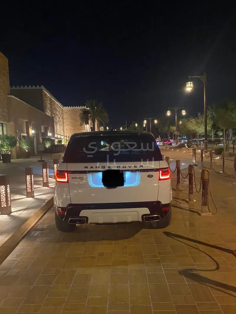 2021 لاند روفر رينج روفر سبورت اتش اس اي