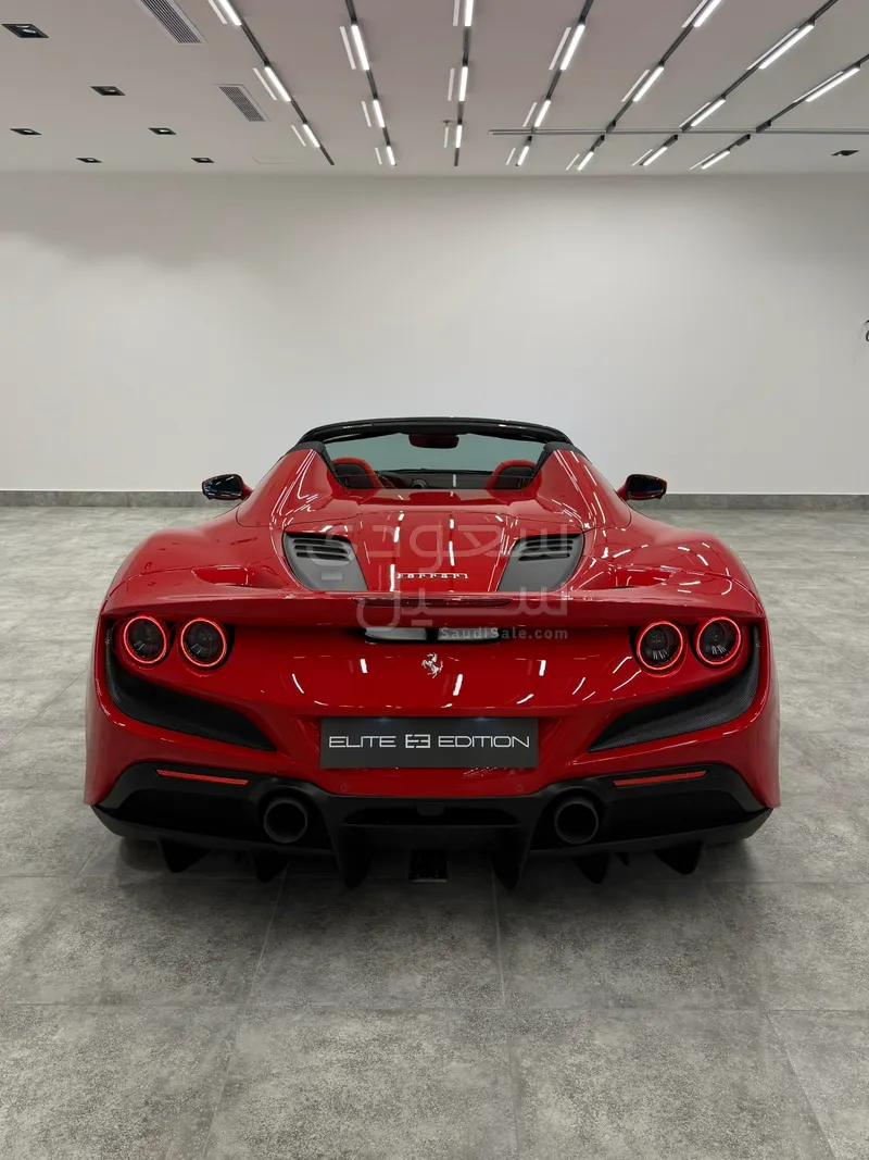 2022 فيراري اف 8 سبايدر