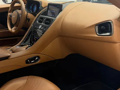 2020 استون مارتن دي بي 11