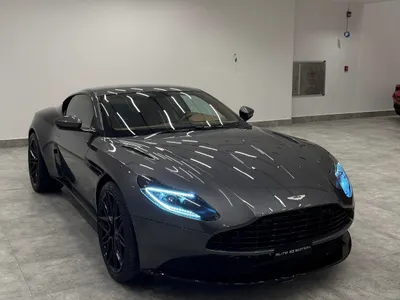 2020 استون مارتن دي بي 11