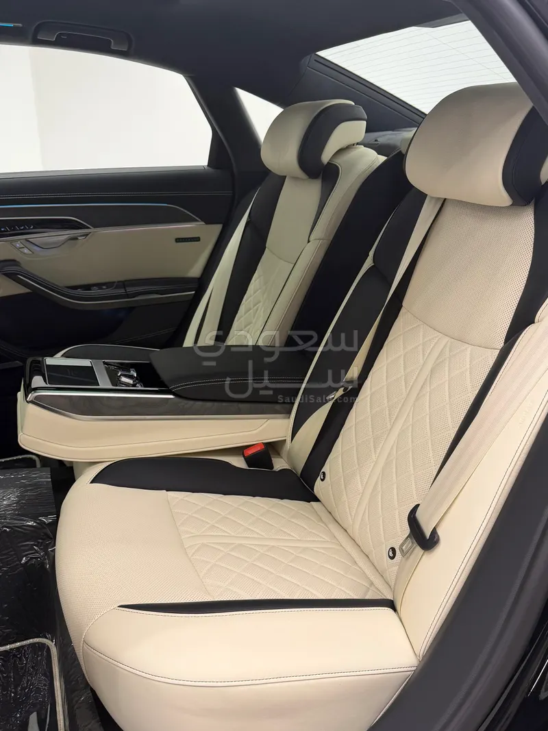 2023 اودي اي 8 ال النسخة السعودية