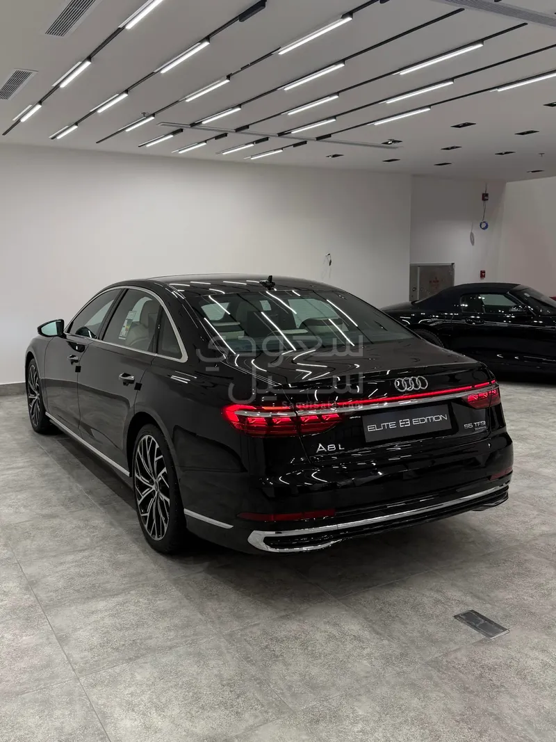 2023 اودي اي 8 ال النسخة السعودية