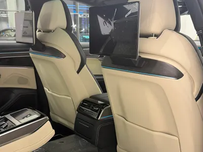 2023 اودي اي 8 ال النسخة السعودية