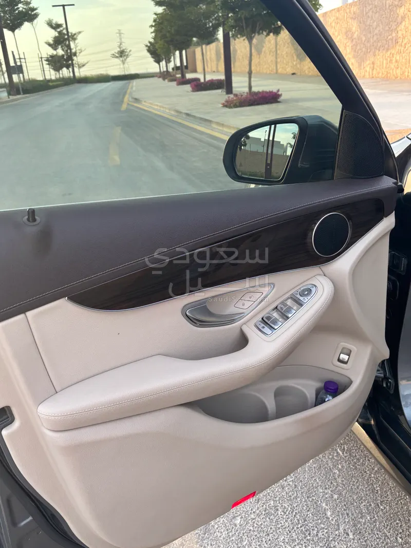 2020 مرسيدس - بنز جي إل سي 200