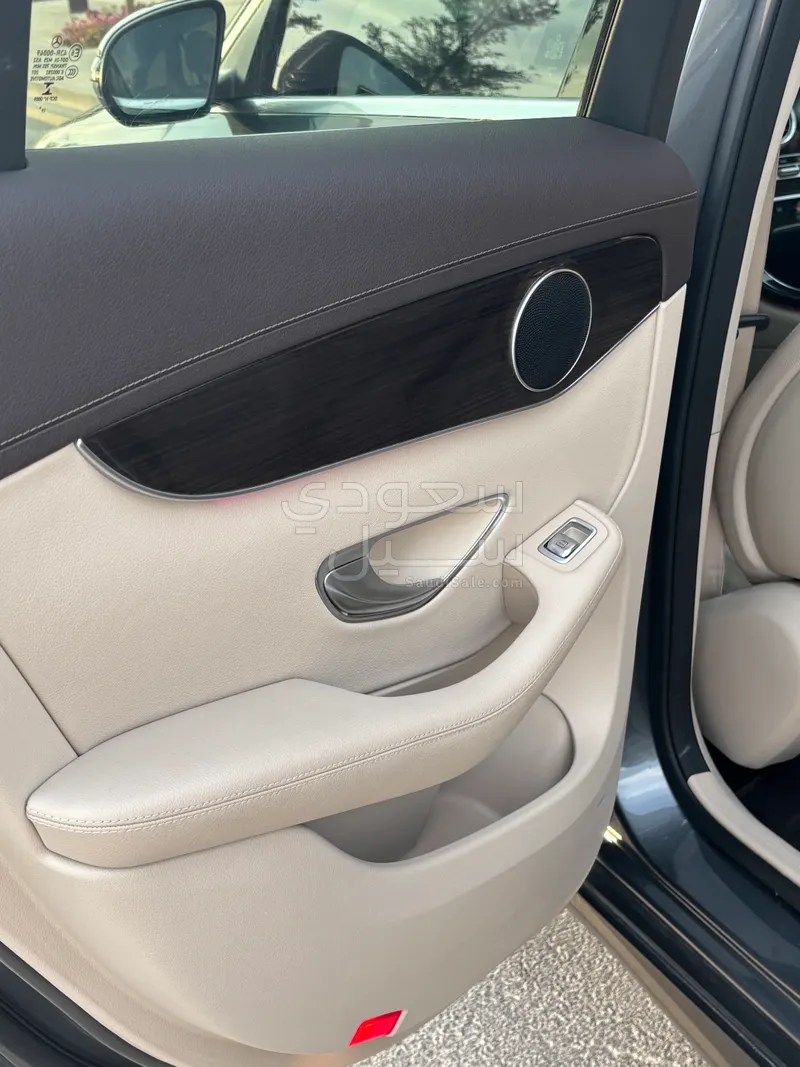 2020 مرسيدس - بنز جي إل سي 200