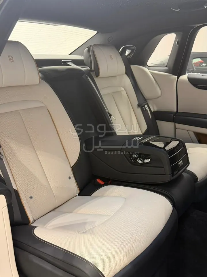 2025 Rolls-Royce Ghost
