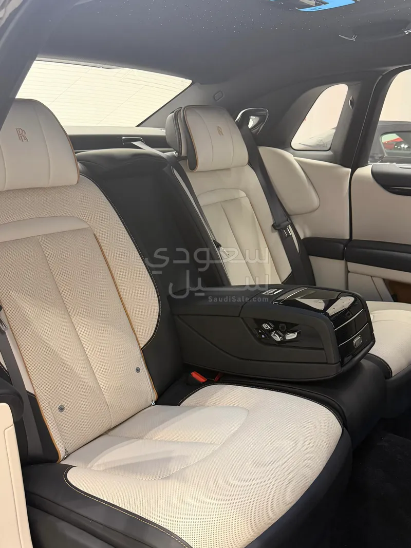 2025 رولز رويس قوست