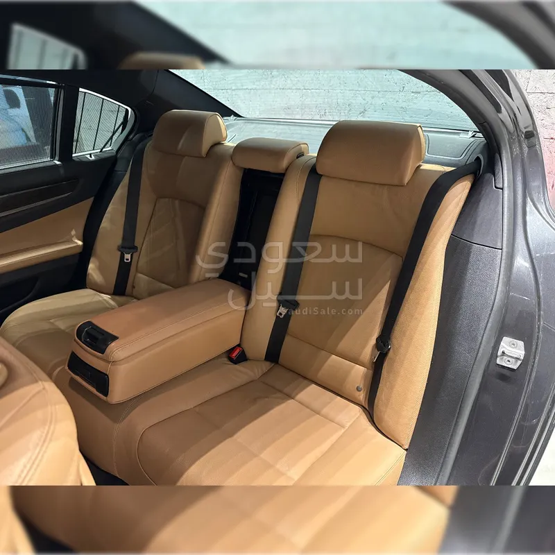 2015 بي ام دبليو الفئة السابعة 730 إل أي