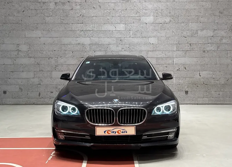2015 بي ام دبليو الفئة السابعة 730 إل أي