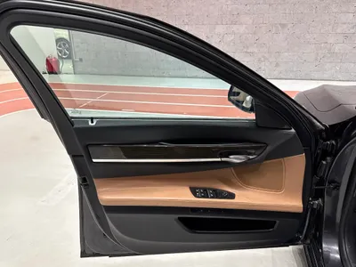 2015 بي ام دبليو الفئة السابعة 730 إل أي