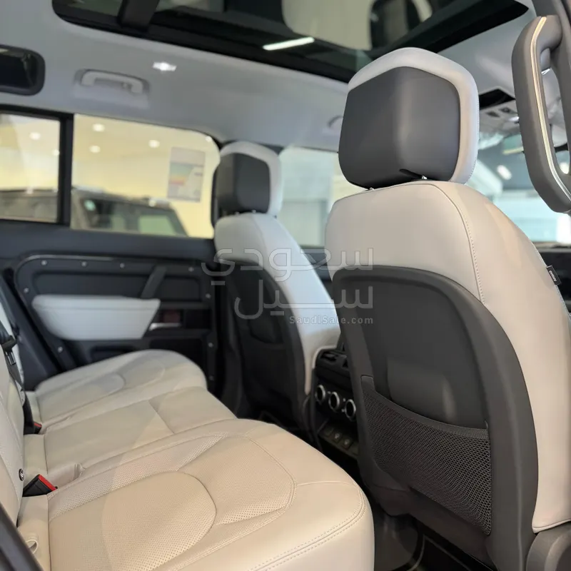 2025 لاند روفر ديفيندر اكس