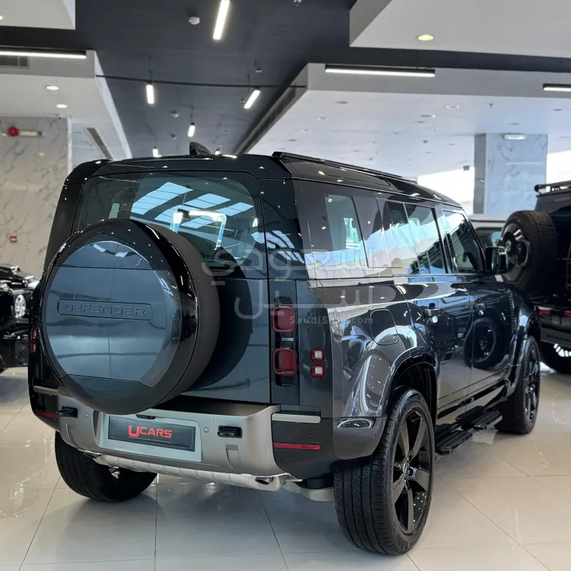 2025 لاند روفر ديفيندر اكس