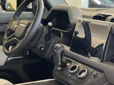 2025 لاند روفر ديفيندر اكس