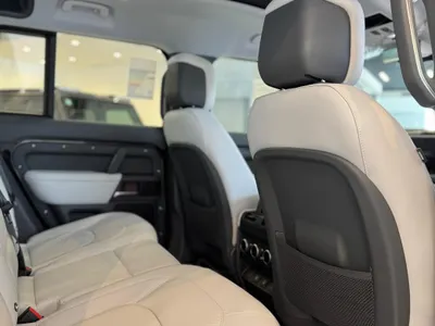 2025 لاند روفر ديفيندر اكس