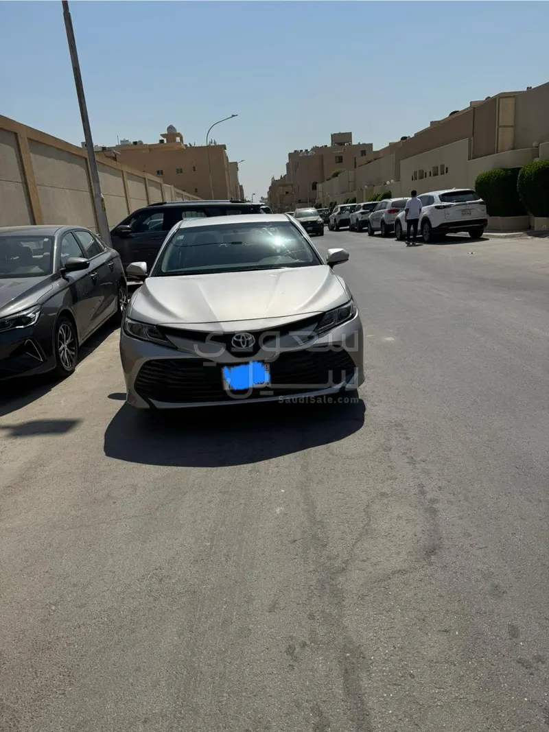 2020 تويوتا كامري ال اي