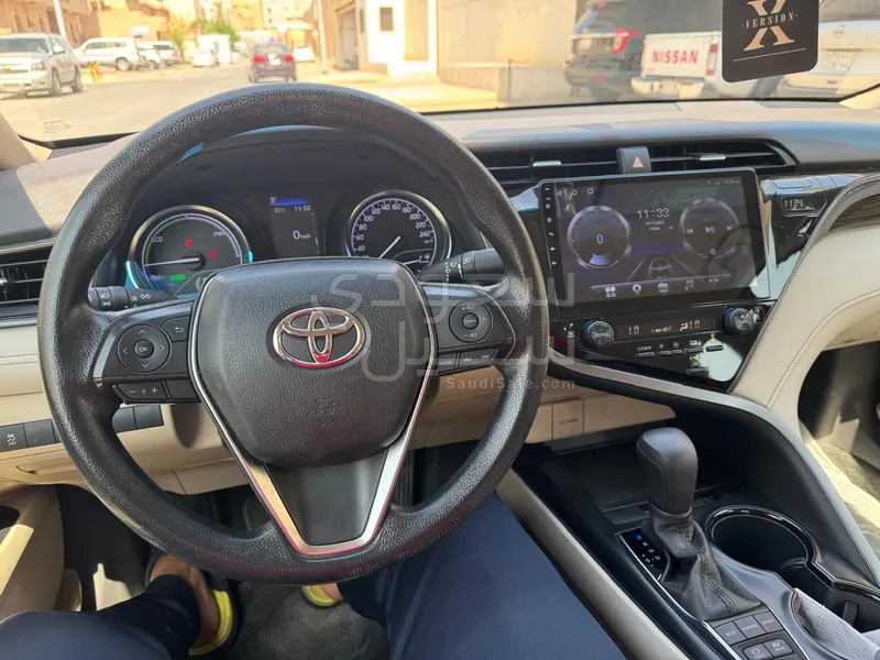 2020 تويوتا كامري ال اي