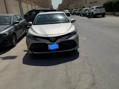 2020 تويوتا كامري ال اي