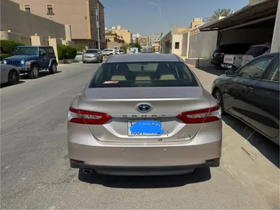 2020 تويوتا كامري ال اي