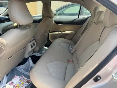 2020 تويوتا كامري ال اي