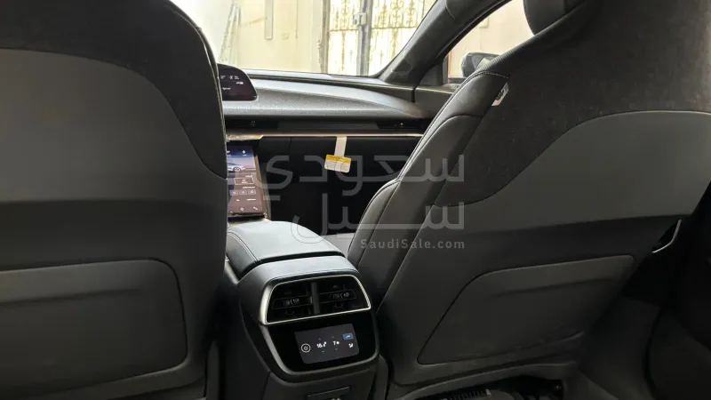 2025 لوسيد اير بيور