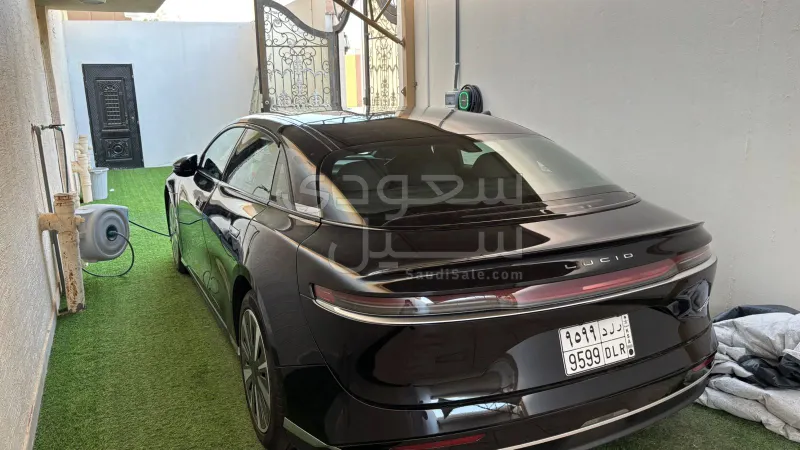 2025 لوسيد اير بيور