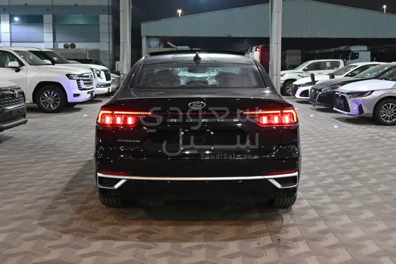 2026 فورد توروس تايتينيوم