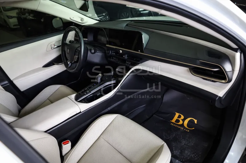 2023 تويوتا كراون