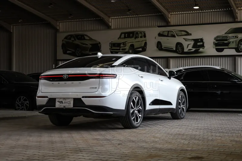 2023 تويوتا كراون