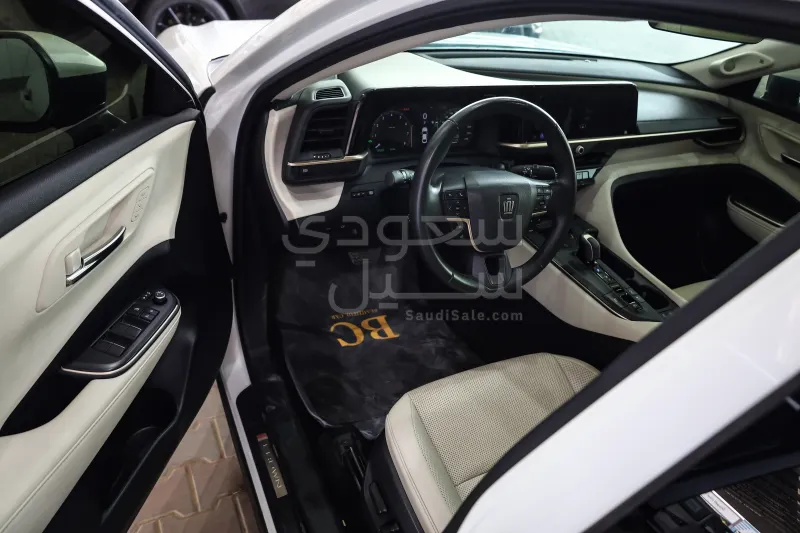 2023 تويوتا كراون