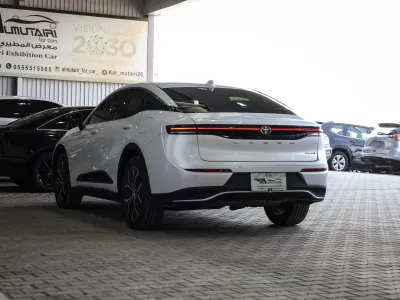 2023 تويوتا كراون