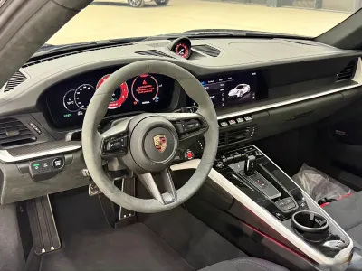 2025 بورش 911 كاريرا جي تي اس