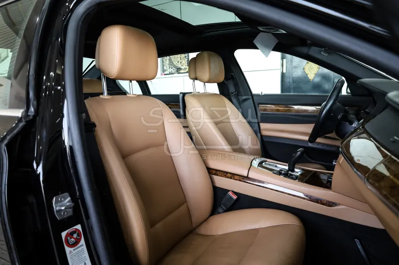 2014 بي ام دبليو الفئة السابعة 740 إل أي