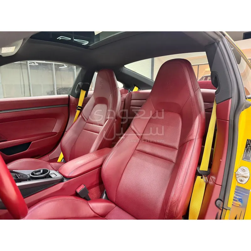 2020 بورش 911 كاريرا 4