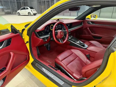 2020 بورش 911 كاريرا 4