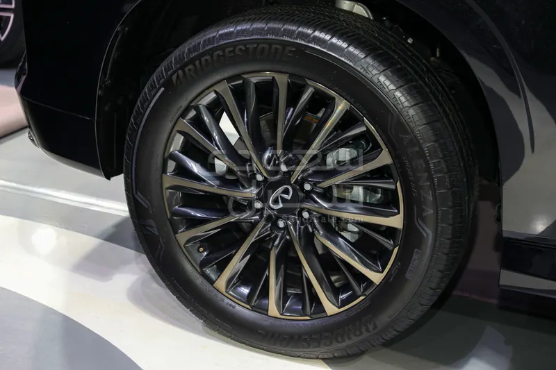 2025 انفينيتي كيو اكس 80