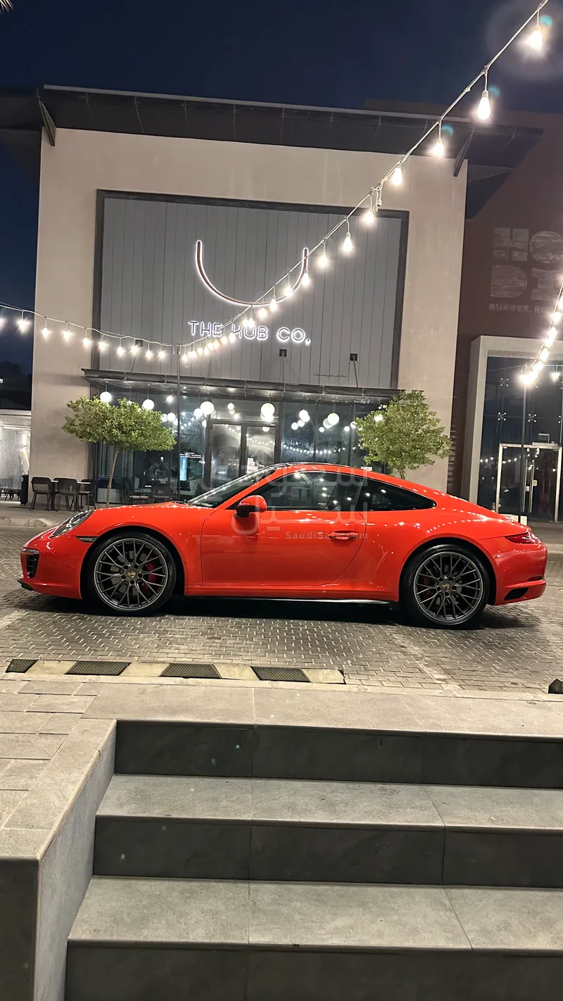 2017 بورش 911 كاريرا 4 اس