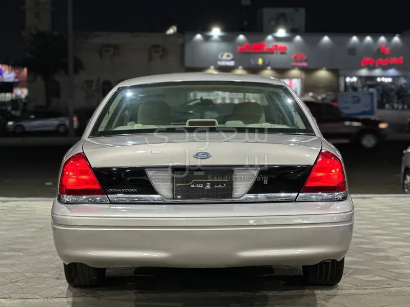 2008 فورد كراون فكتوريا