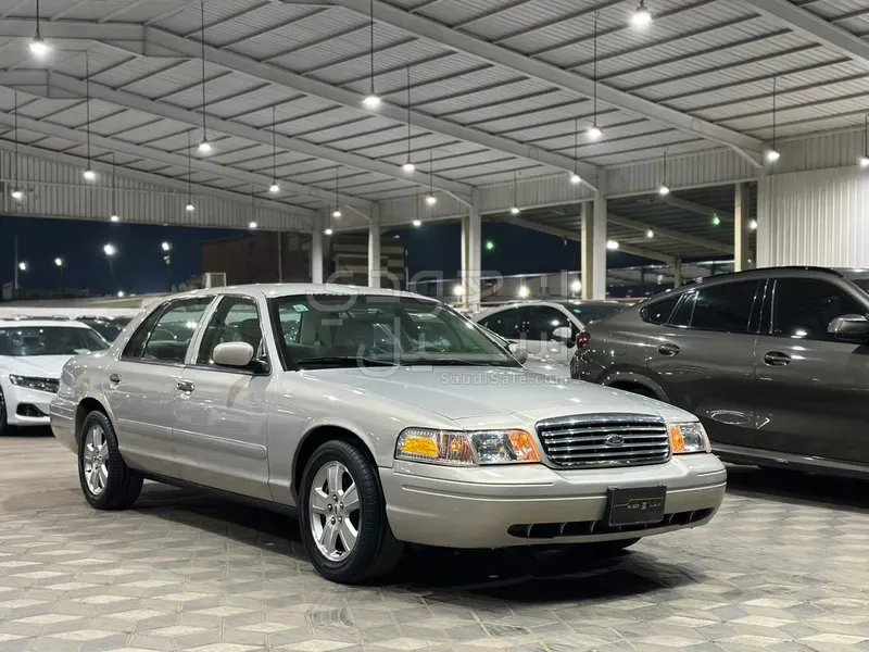 2008 فورد كراون فكتوريا