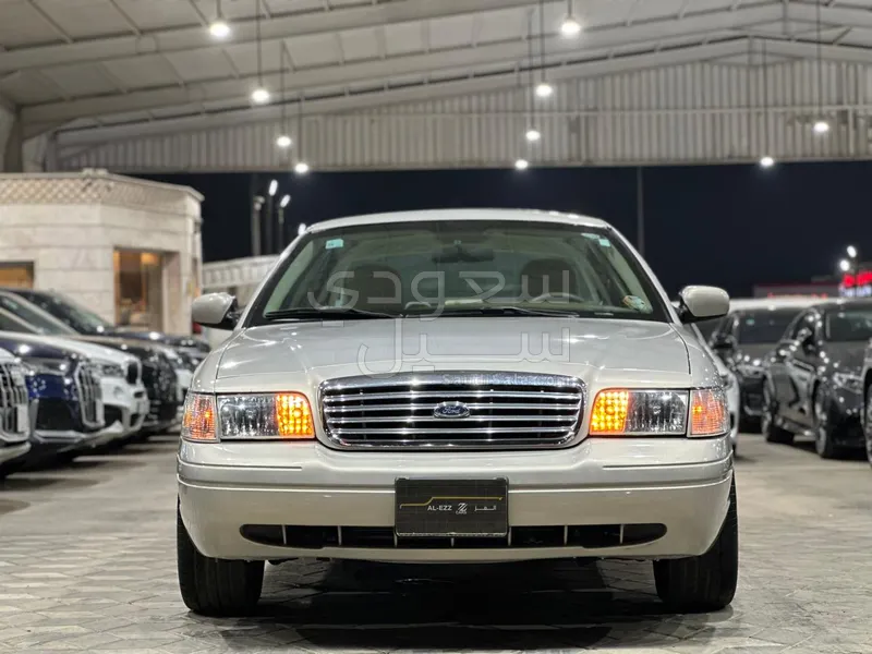 2008 فورد كراون فكتوريا