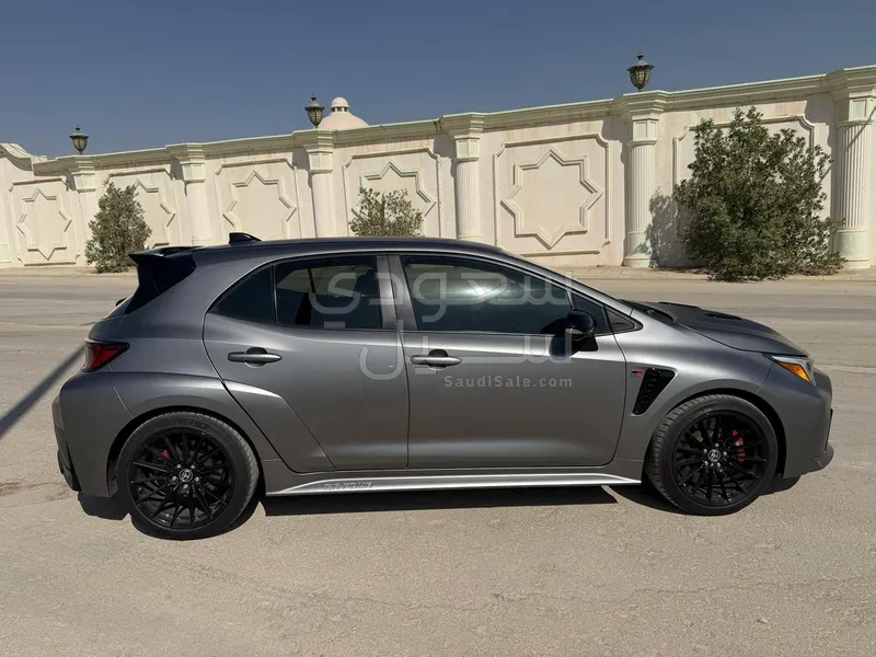 2023 تويوتا كورولا جي آر