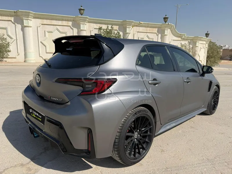 2023 تويوتا كورولا جي آر