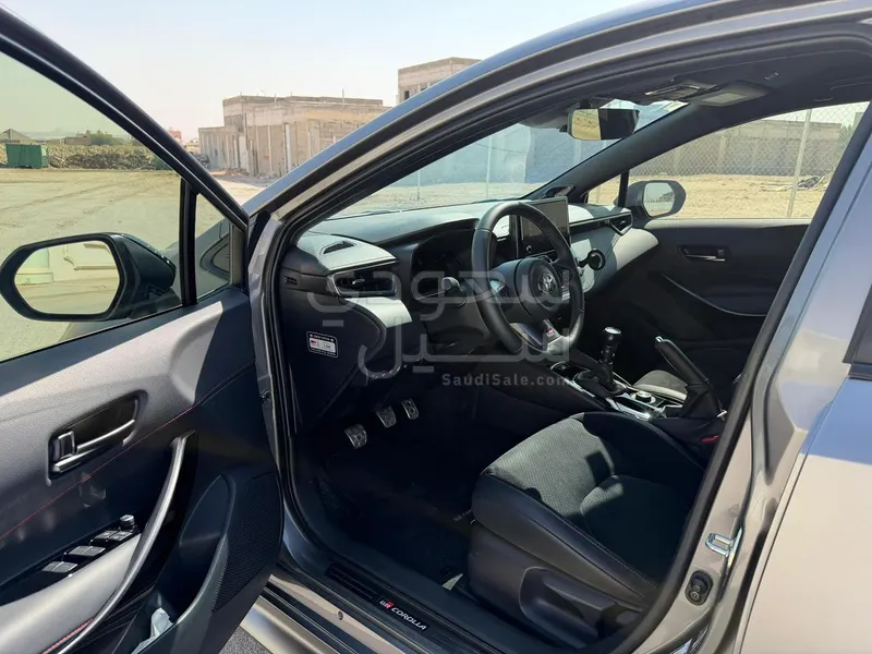 2023 تويوتا كورولا جي آر