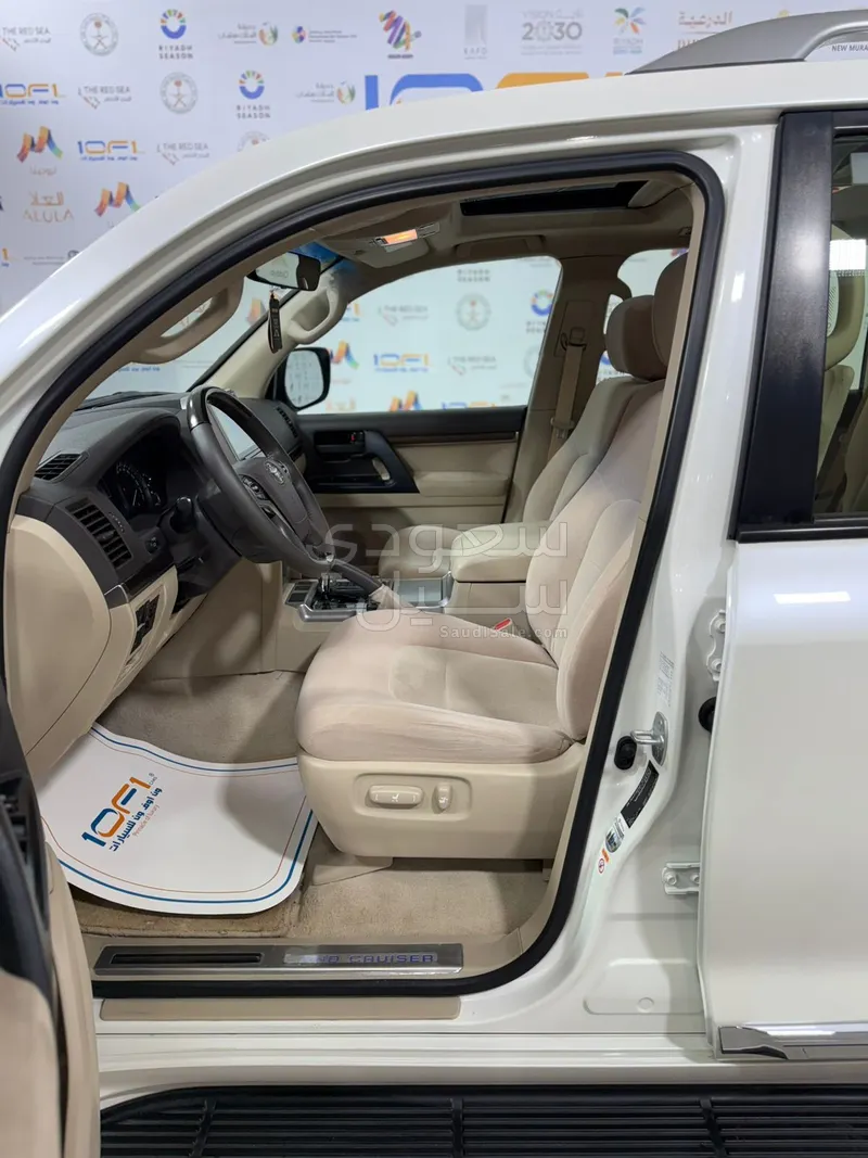 2019 تويوتا لاند كروزر جي اكس ار