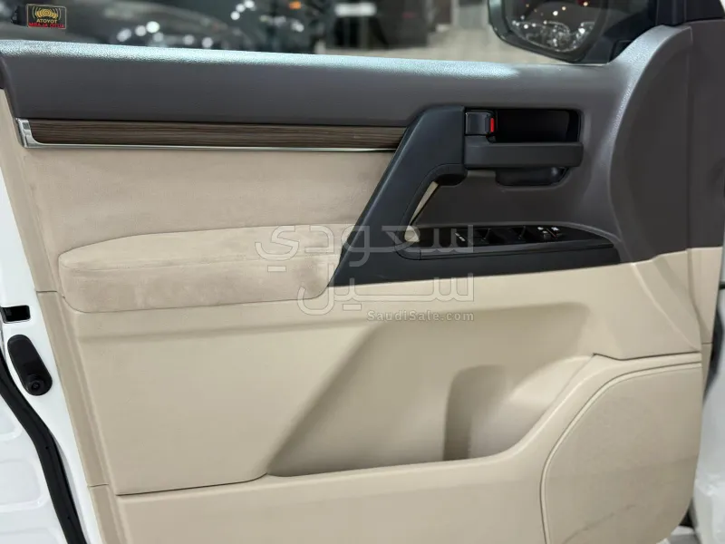 2019 تويوتا لاند كروزر جي اكس ار