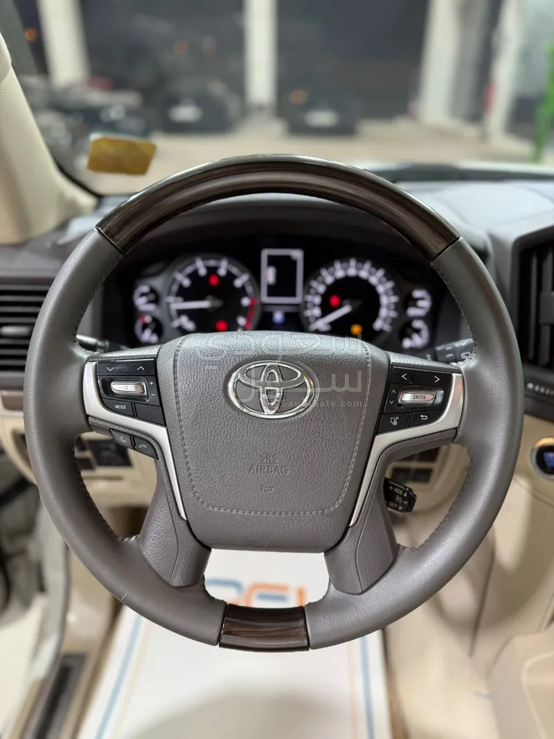 2019 تويوتا لاند كروزر جي اكس ار