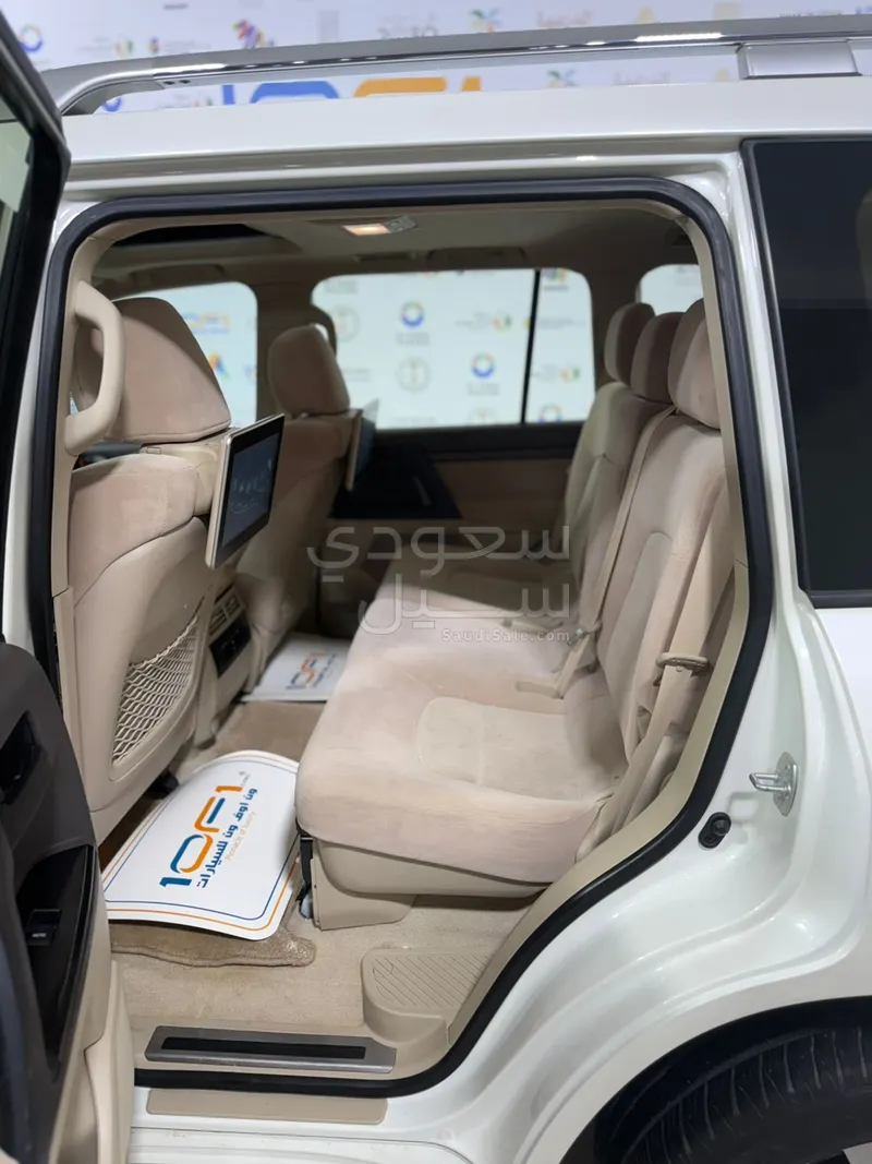 2019 تويوتا لاند كروزر جي اكس ار