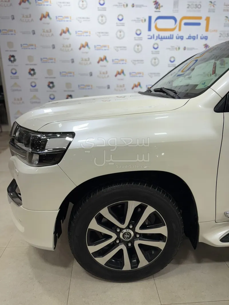 2019 تويوتا لاند كروزر جي اكس ار