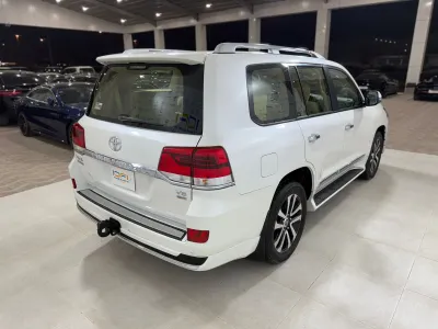 2019 تويوتا لاند كروزر جي اكس ار