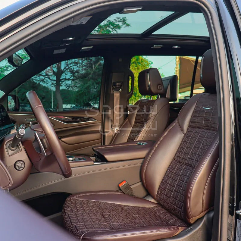 2023 كاديلاك اسكاليد في